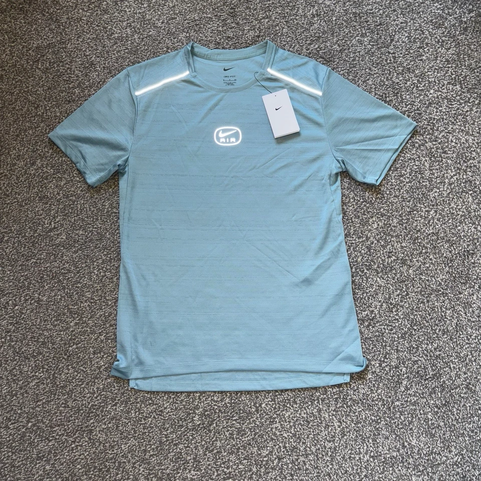 Nike Swoosh Air Run T-Shirt and Challenger Shorts 7" Men's Set Turquoise Small - Image 3 of 4