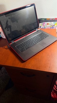 HP Pavilion 17 Notebook 17'' AMD A10-5745M 16GB 477GB HDD Win11 Red/Black