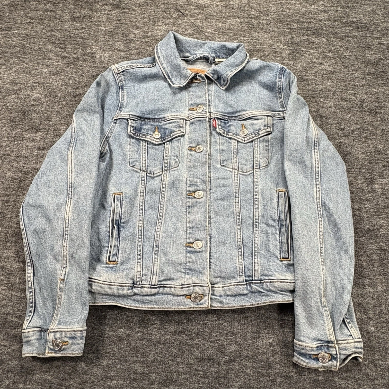Levi’s Denim Jacket Men’s L Blue Trucker Light Wash Classic Button Jean