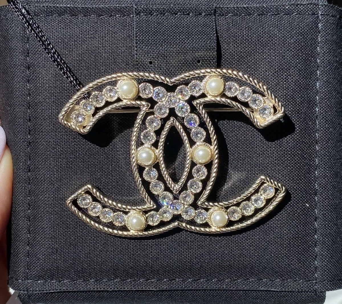 CHANEL CLASSIC GOLD LARGE BIG CC LOGO PEARLS CRYSTALS BROOCH PIN