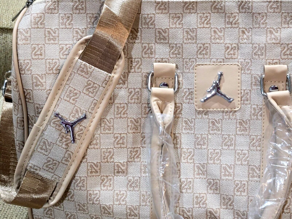 Nike Air Jordan монограмма спортивная сумка 25L новый с Ярлыками Carry On Weekender спортивная сумка - Изображение 2 из 4
