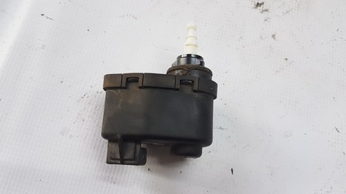Volkswagen Vento 1993 Headlighth Levell Range Adjustment Motor 1H0 #886590-31