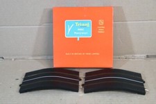 TRIANG MINIC MOTORWAYS M1627 2x HUMP BACK BRIDGE TRACK BLACK with LINES od