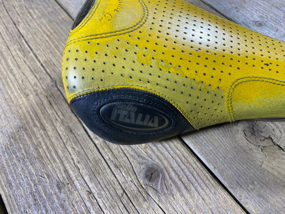 Sillín de ciclismo Selle Italia amarillo USADO Foto 2 de 4
