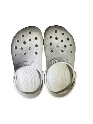 Crocs Brand White Unisex Classic Clogs Juniors Youth Size J 2 EUC