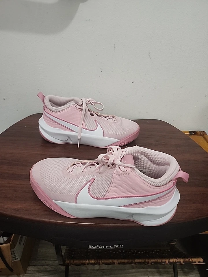 Talla 5Y (GS) - Nike Team Hustle D10 espuma rosa baja Foto 4 de 4