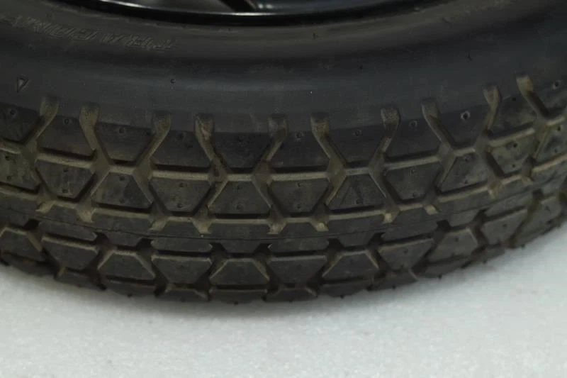 Mazda MPV 1992 furgoneta rueda de repuesto 135 80 14 neumático Bridgestone 90 % banda de rodadura Foto 3 de 4