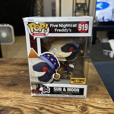 Funko Pop! Vinyl: Five Nights at Freddy's - Sun & Moon - Hot Topic (Exclusive) 