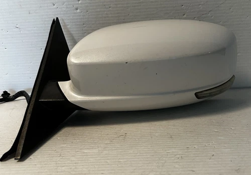 2020 - 2023 Chrysler 300 Driver Blind Spot Heated 16 Wire Signal Mirror OEM 0947