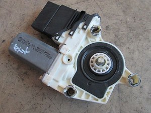 el. Fensterhebermotor Fensterheber VW Golf 4 Bora hinten links Motor 1J5839729G