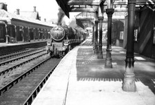 PHOTO BR British Railways Steam Locomotive Class 5MT 44959 Crieff Station 1963