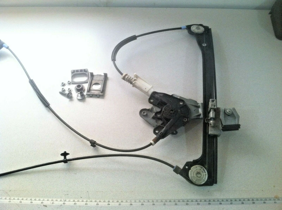 00-06 BMW 323Ci 325Ci 330Ci E46 ~ REGULADOR VENTANA DELANTERA IZQUIERDA ~ 51338229105					 Foto 3 de 4