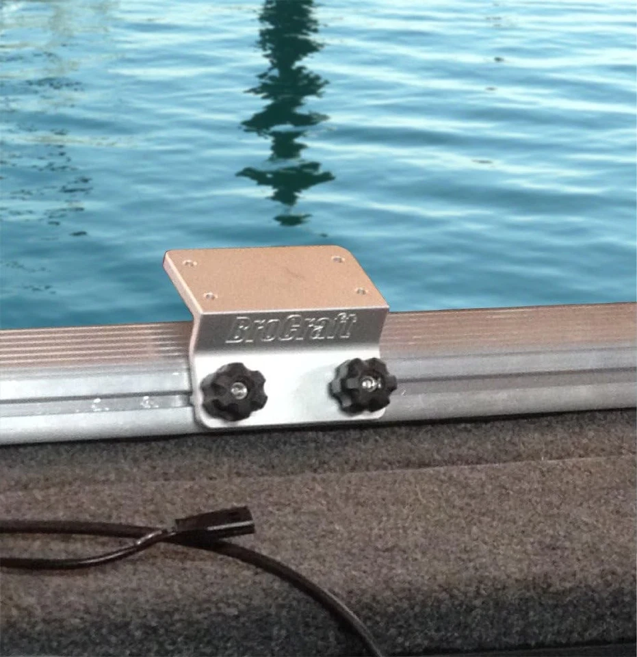 Brocraft Universal Track Bracket for 45 Degree 45 Lund Sport - Imagem 3 de 4