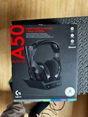 Logitech G Astro A50 X LIGHTSPEED Gaming Headset mit Basisstation.