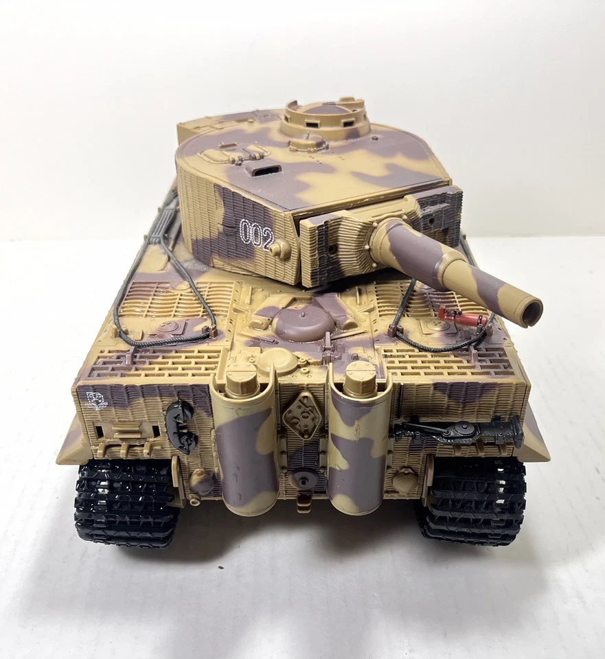 Unimax Forces of Valor Bravo Team German Tiger I Tank WWII Toy 1:18 Scale - Image 2 of 4