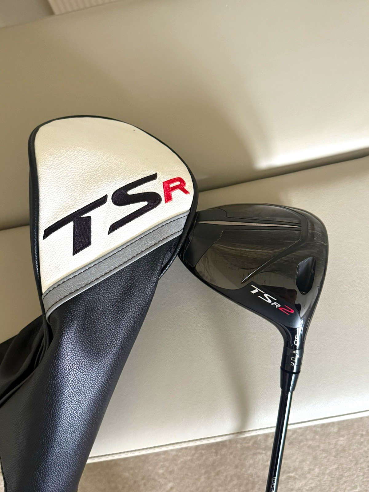 Titleist TSR2 9° Driver Right-Handed Stiff Graphite Shaft Titanium Head +HC