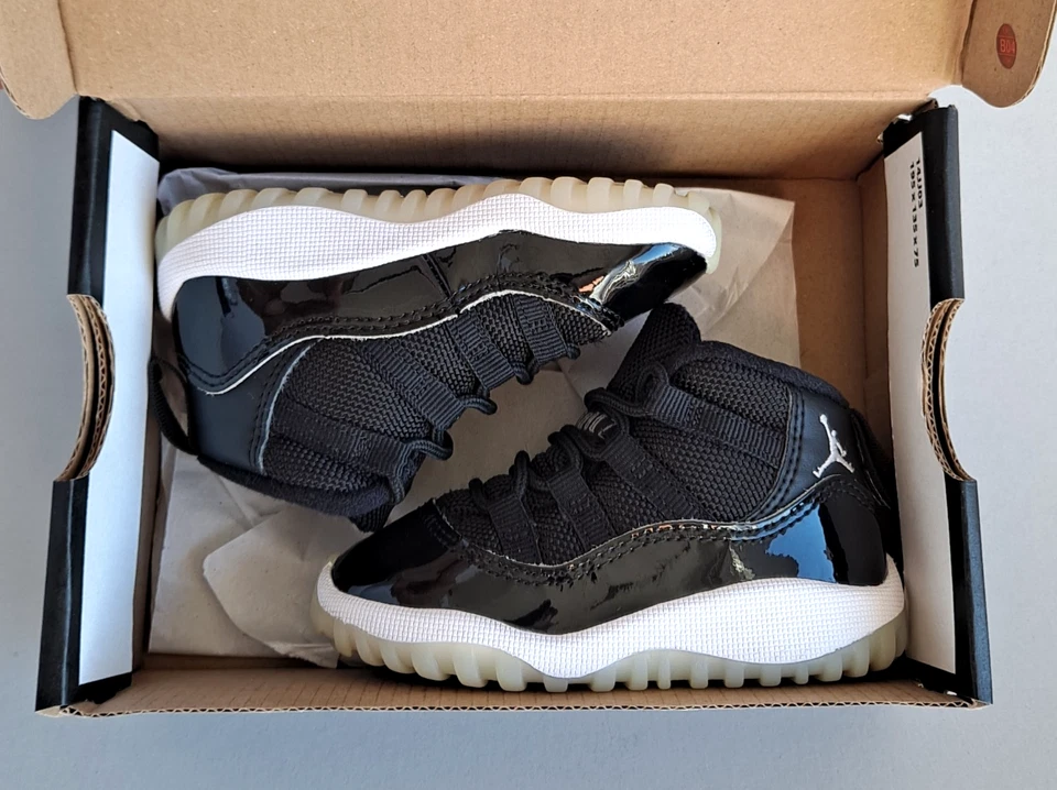 Jordan 11 Retro "JUBILEE" Bebé Niño Zapatos Talla 5c 25 Aniversario Negro Plata Foto 4 de 4