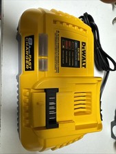 Genuine DEWALT DCB118 8 AMP 20V/60V MAX FLEXVOLT Li-ion Fast Charger w/ Fan