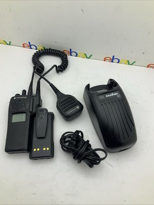 Motorola XTS1500 portable radio, model H66SDD9PW5BN a UHF R2 band +Mic & Charger