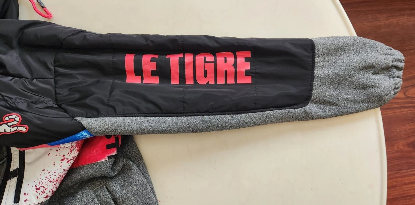 Le Tigre Collection Men's Hooded Jacket Size M Black Gray Full Zip Colorblock - product detail image 5