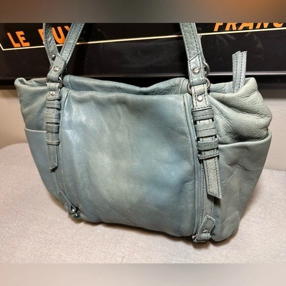 Cartera hobo Olivia Harris de cuero con cremallera con borla Foto 4 de 4