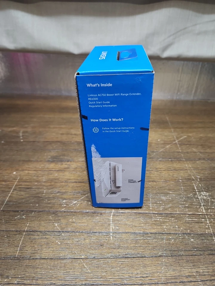 Linksys RE6300 WiFi Range Extender - Image 2 of 4