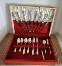 Vintage Tudor Plate Oneida Community Silverware 34 Piece with Box