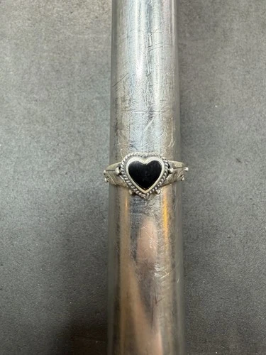 2.4g VTG Sterling Silver 925 Black Inlay Heart Ring Size 7.75 Jewelry Lot O