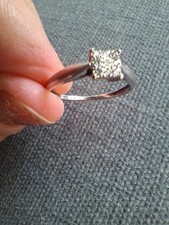 Classic 9ct White Gold 9 Diamond 0.15ct Ring Excellent Condition