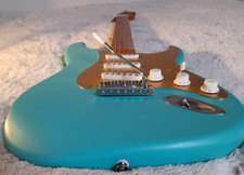 SQUIER 40th Anniversary Stratocaster Vintage Edition ~ SEAFOAM GREEN! Excellent!