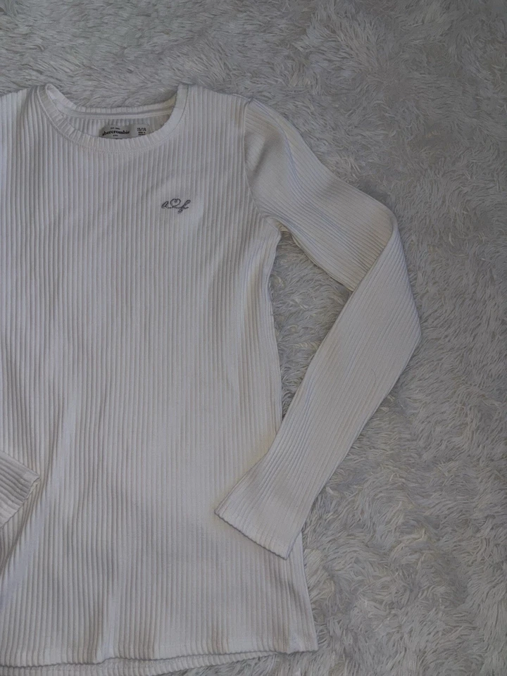 Abercrombie Kids girls sz. 15/16 white long sleeved rib knit top. Soft - Image 4 of 4