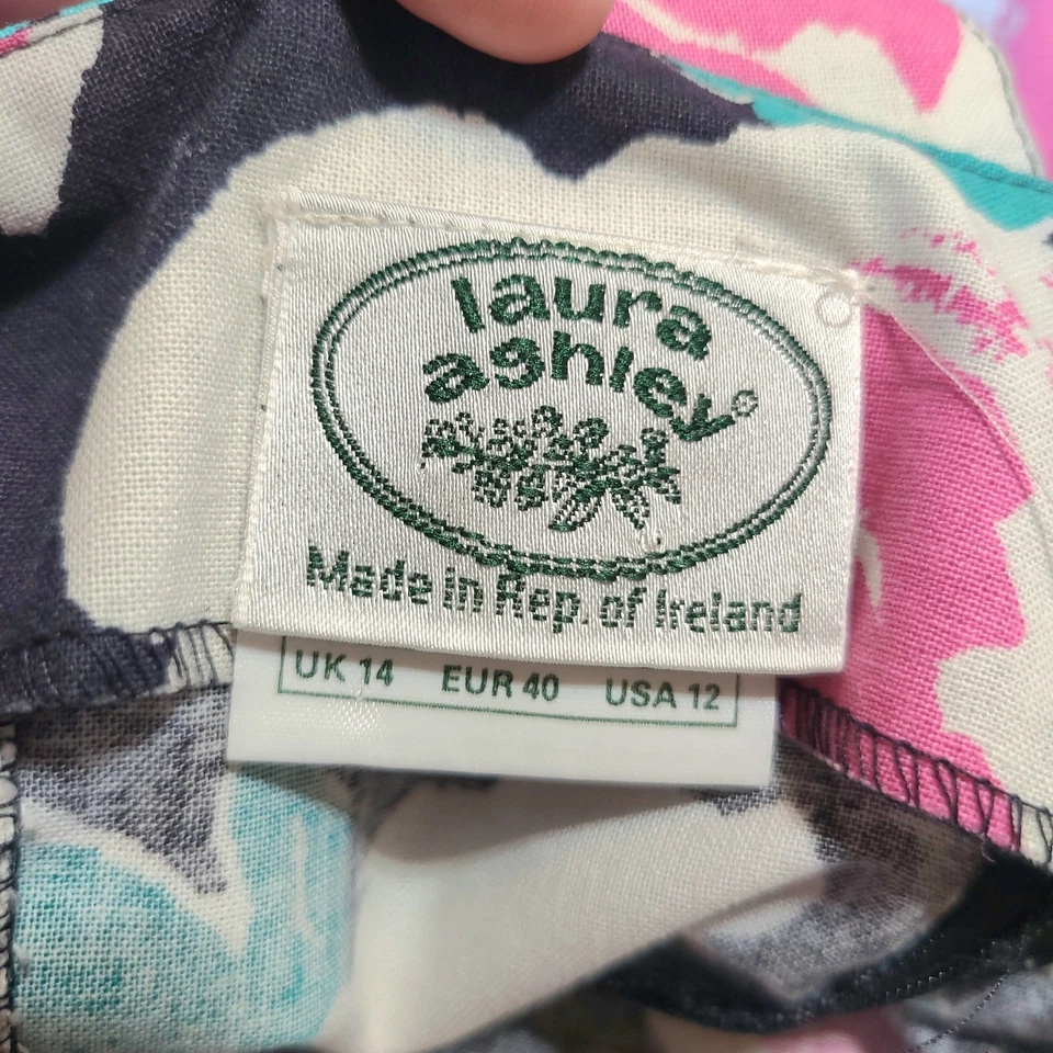 Vintage Laura Ashley Floral Black Women Size 12 100% Cotton V-Back  - Image 3 of 4