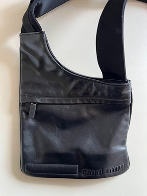 MIU MIU Leather Body Bag Vintage Authentic Fashion Accessory 