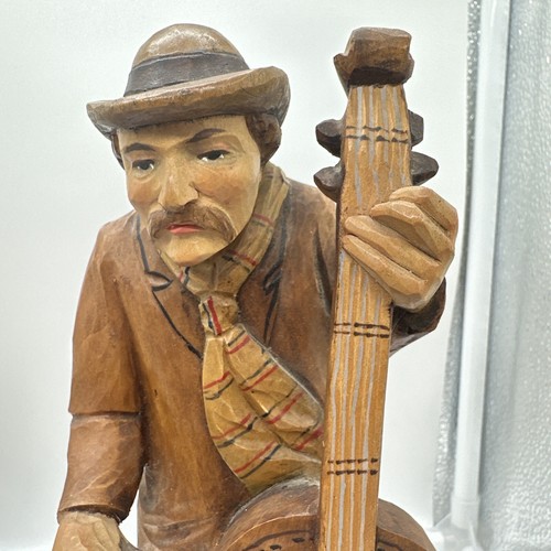 1973 Scultura in legno intagliato a mano musicista in ascot che suona un violoncello 10,5 pollici - Foto 9 di 12