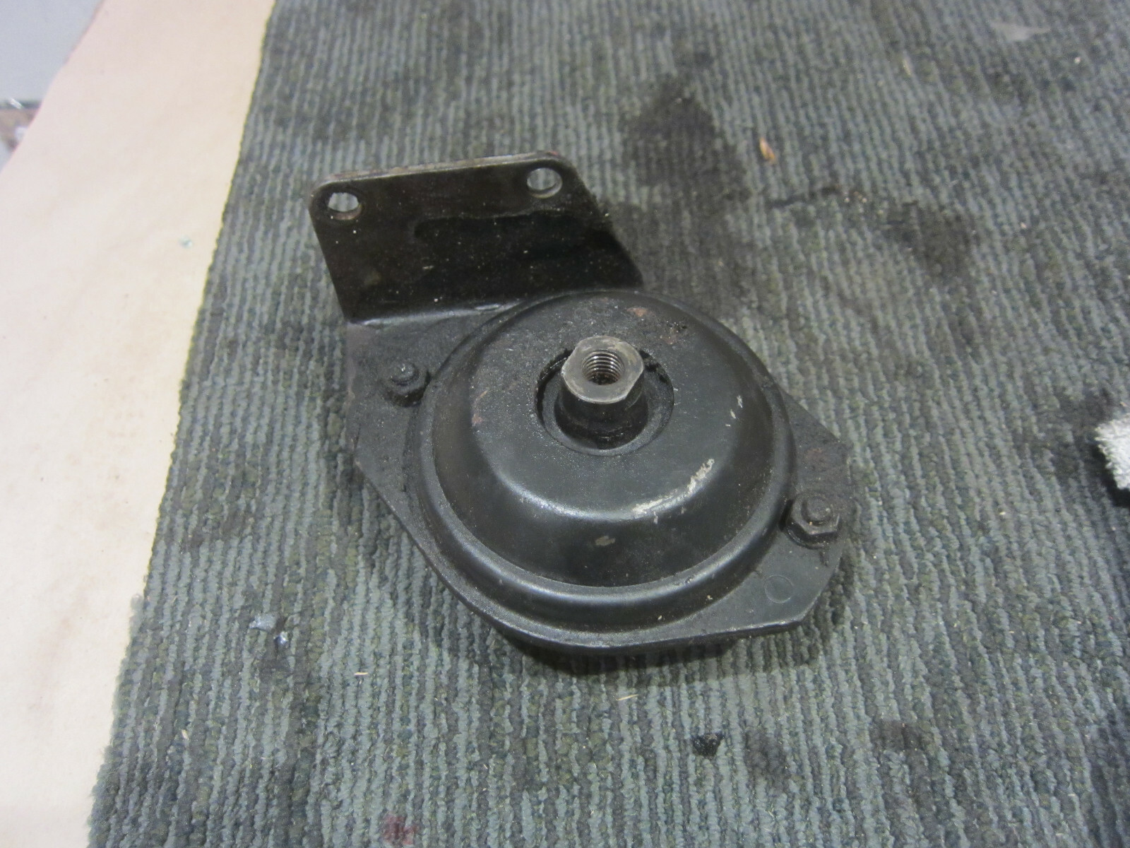 Ferrari 308,Mondial - LH Rear Motor Mount And Support Bracket -P/N 106034-115713