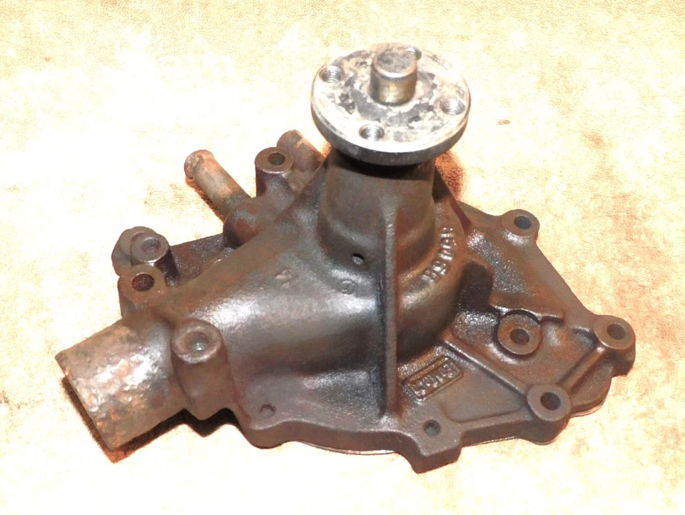 Ford Mustang Fastback Convertible GT Shelby ORIG 289 HIPO de finales de 1965 bomba de agua Foto 2 de 4