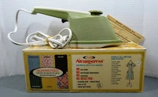 Osrow Steamstress Vintage 1973 Fabric Steam Iron Non-Scorch Original Box Green