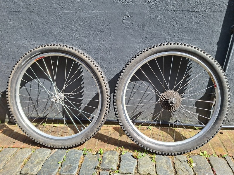 Mavic D521 26 inch retro wheel set