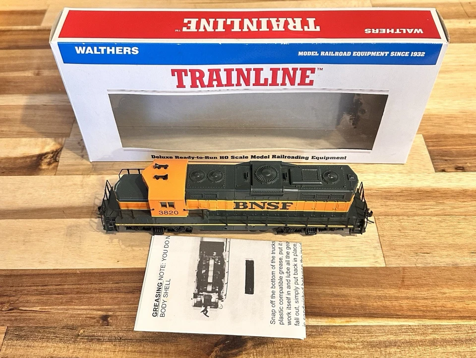 Walthers Trainline GP9M BNSF 3820 HO scale Brand New In Package Box - Image 2 of 4
