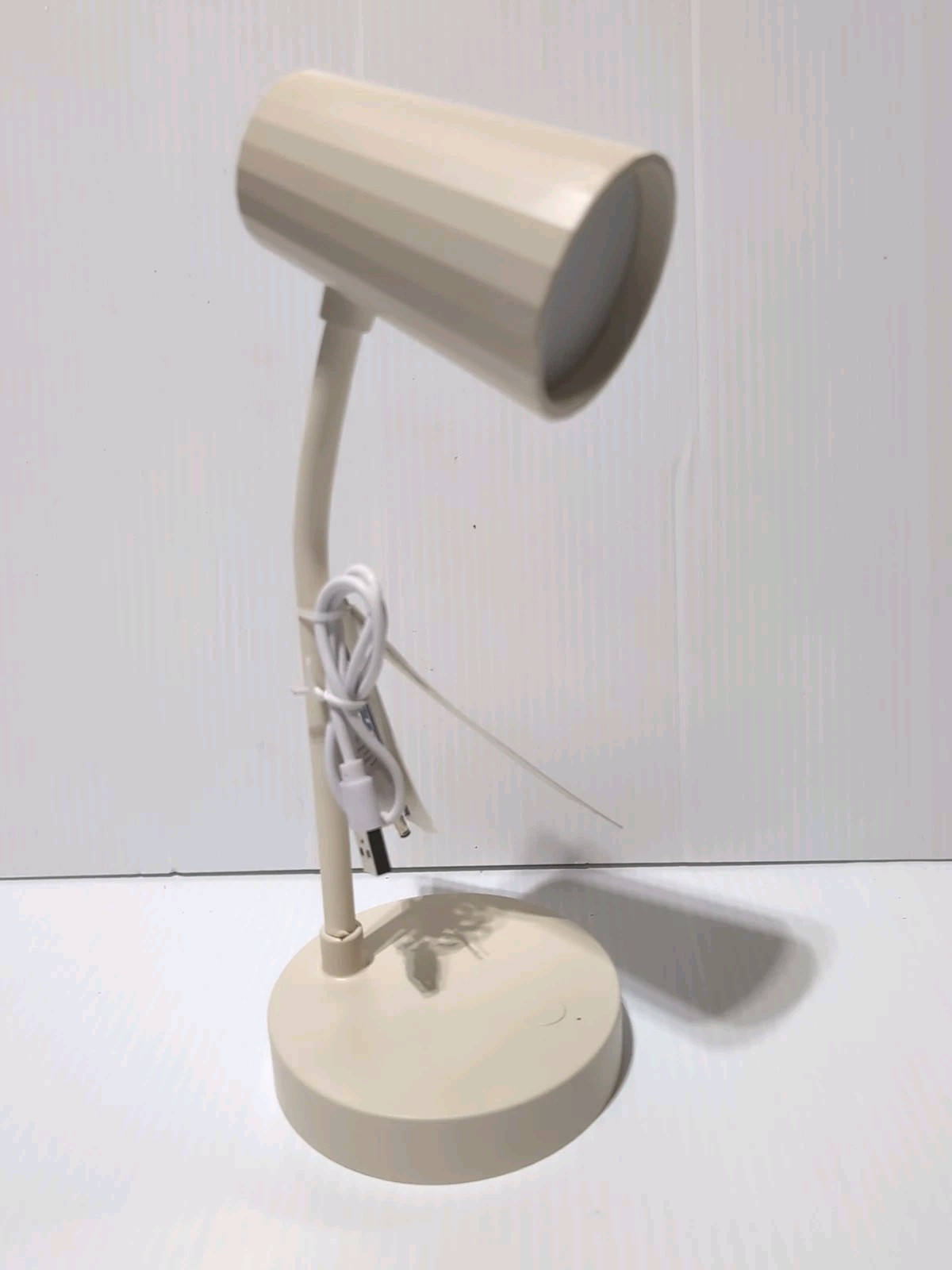 Target Bullseye Playground USB Desk Lamp 10" - cream(NEW WITH TAG)