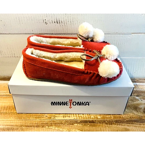 New Minnetonka Pom Pom Slippers Red Size 7M
