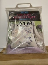 NOP AVON CREATIVE NEEDLECRAFT CREWEL EMBROIDERY KIT SPRING VIOLETS PILLOW VTG