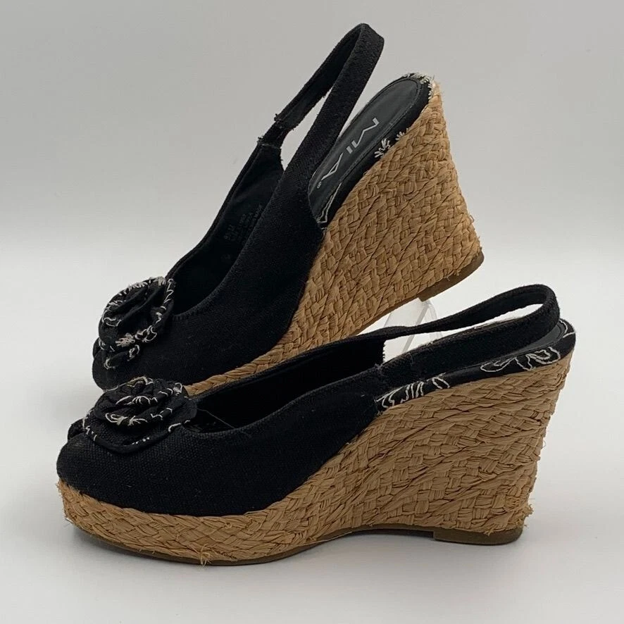 Zapatos informales negros con cuña MIA para mujer talla 8,5 M tela flor punta abierta Foto 2 de 4