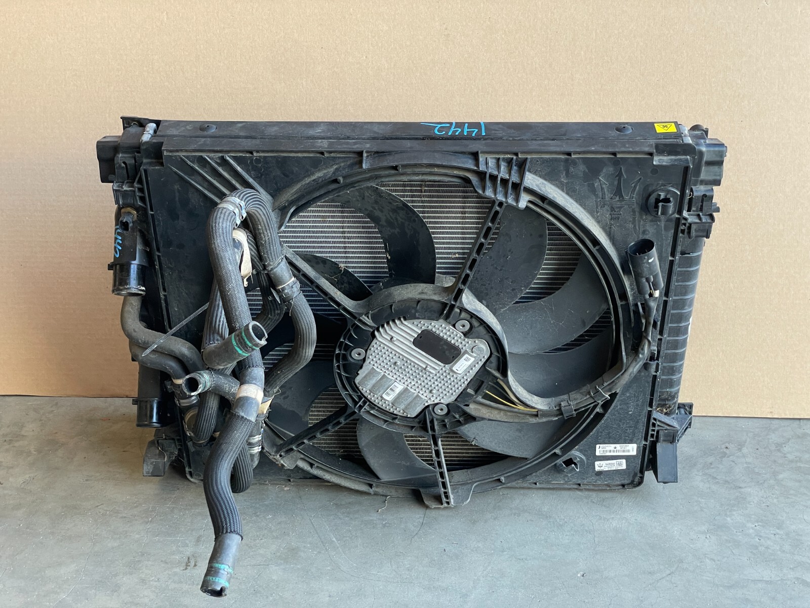 17 18 MASERATI LEVANTE 3.0L RADIATOR CONDENSER FAN COOLING ASSEMBLY 1442 OEM