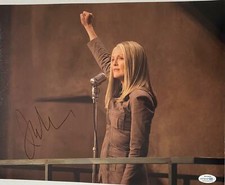 Julianne Moore "The Hunger Games" AUTOGRAPH Signed 'President Coin' 11x14 Photo