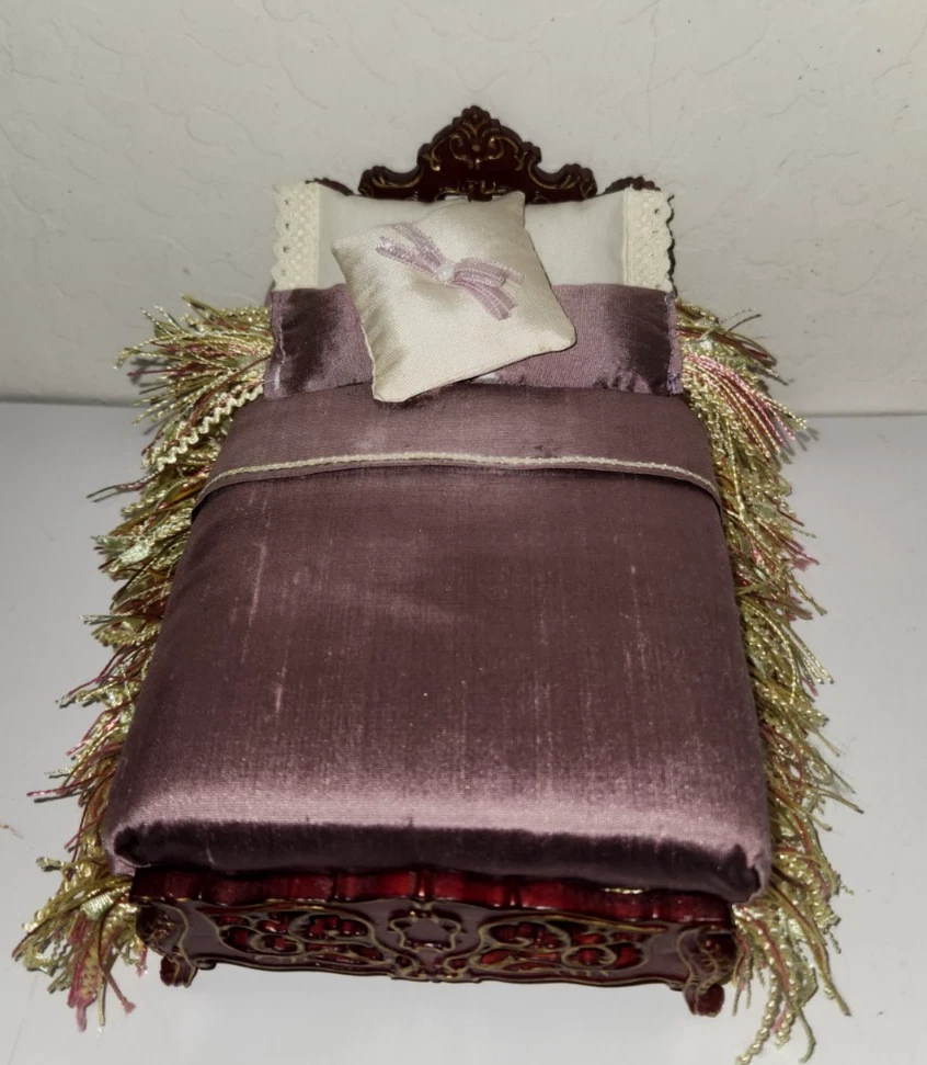 1:12 Scale Vintage Dollhouse Beds for Bedroom for sale | eBay