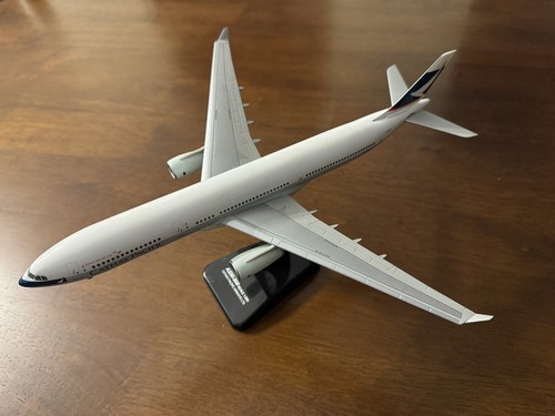 Cathay Pacific Airbus A330-300 B-HLB Plane - CXCITEMENT 1:200 - Free Postage