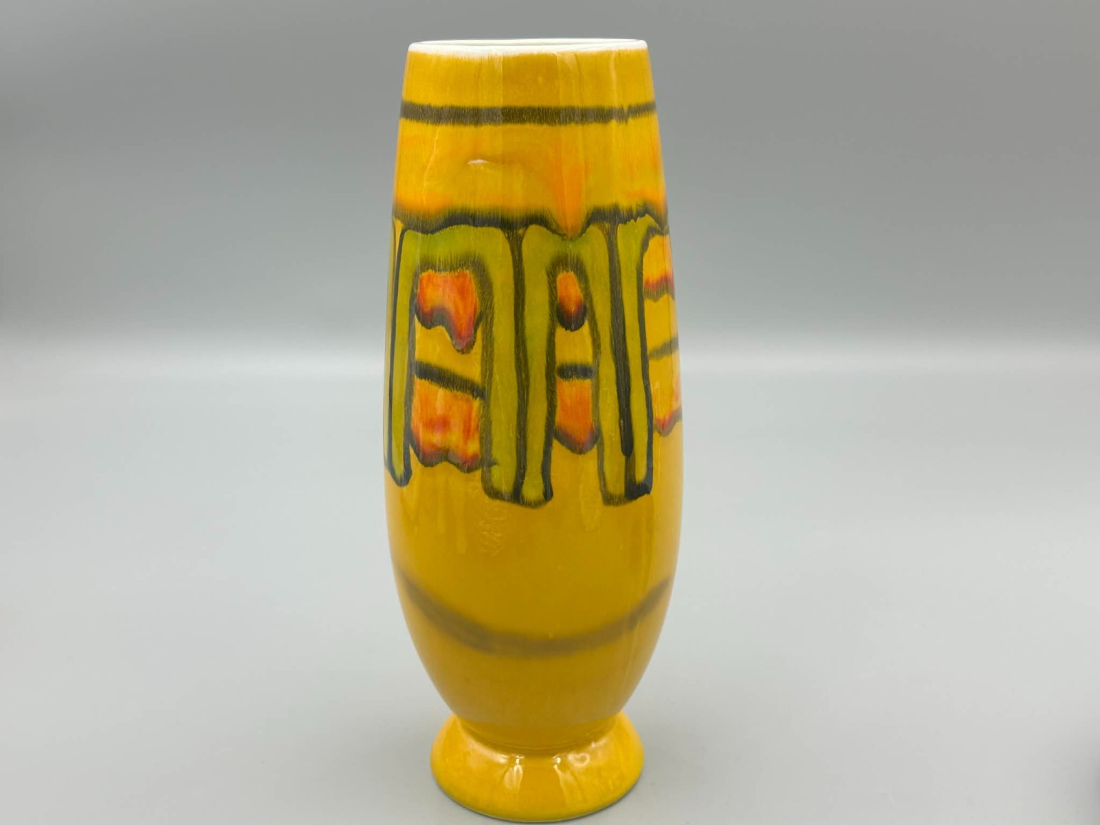 Jarrón Poole Pottery England amarillo Delphis 9,1/2" de alto