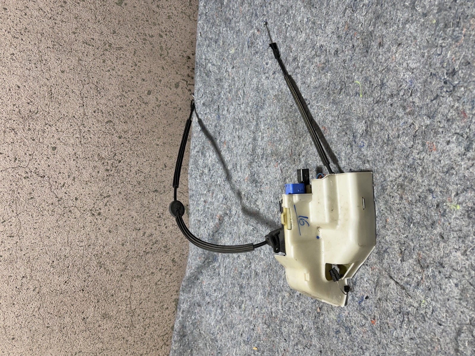 2006-2012 REAR RIGHT DOOR LOCK ACTUATOR BENTLEY CONTINENTAL FLYINH SPUR OEM