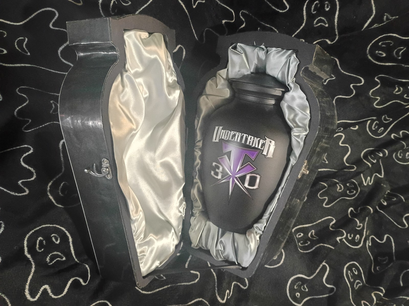 Wwe The Undertaker 30th Anniversary Urn